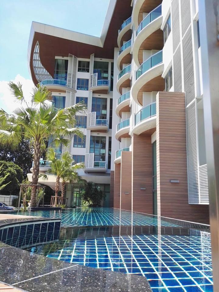 Sonrisa Srirachaที่พักติดทะเล Si Racha Exterior photo