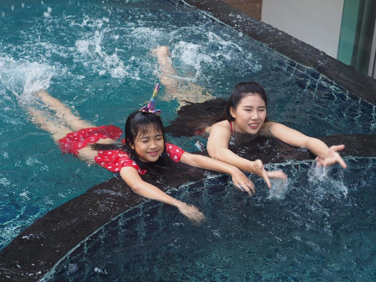 Sonrisa Srirachaที่พักติดทะเล Si Racha Exterior photo